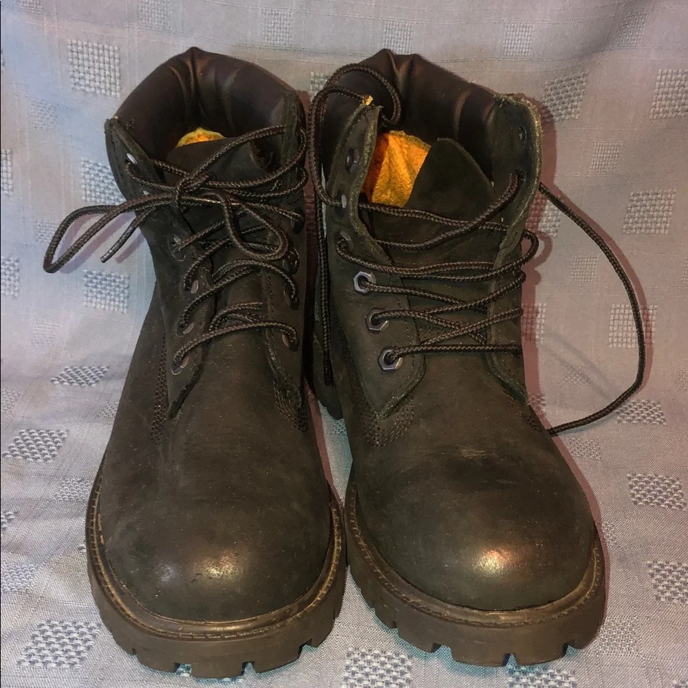 Used Boys Timberland Black Boots Size 2M 12707